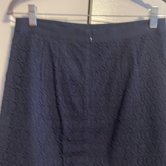 NWOT LOFT lace overlay skirt in navy blue size 4 - Picture 7 of 9